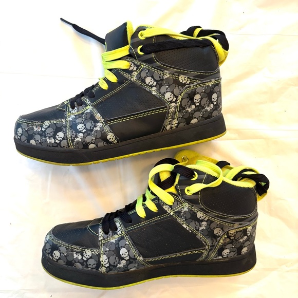 OP Sneakers Black Neon Green with Skulls Youth SZ 5 WORN 1X - Picture 4 of 13